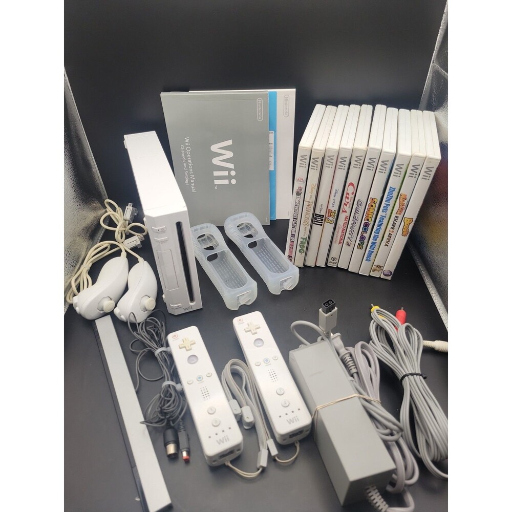 Wii Console RVL-001 Bundle W/10 Games, 2 Controllers, 2 Nunchucks, Cables Manual